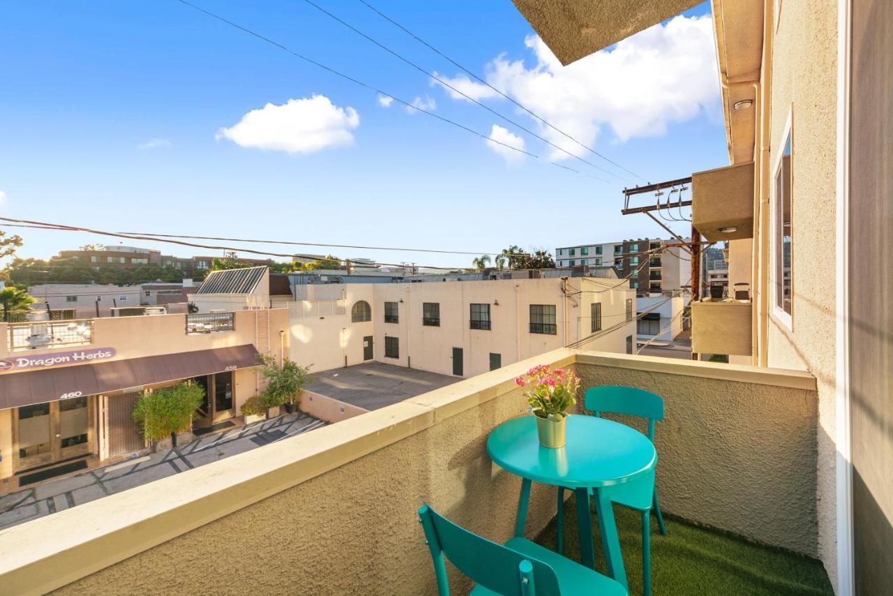 Beverly Hills Chic 2 Bed 2bath With Patio And Parking 309 Apartahotel *