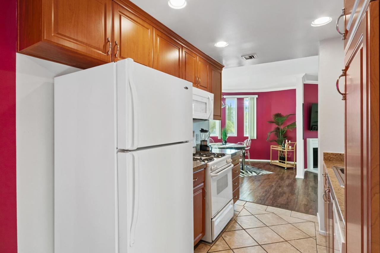 Apartahotel Beverly Hills Chic 2 Bed 2bath With Patio And Parking 309 Los Ángeles