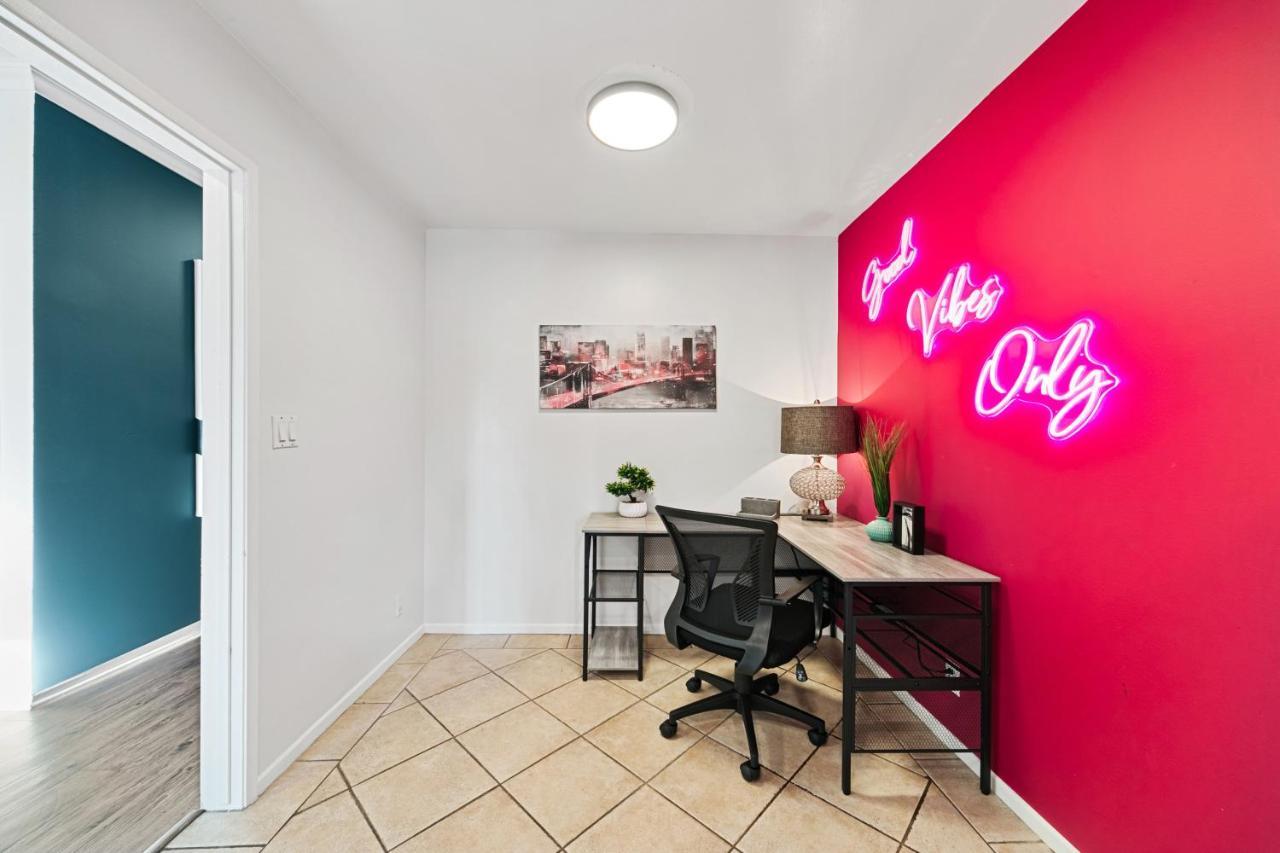 Beverly Hills Chic 2 Bed 2bath With Patio And Parking 309 Apartahotel Los Ángeles