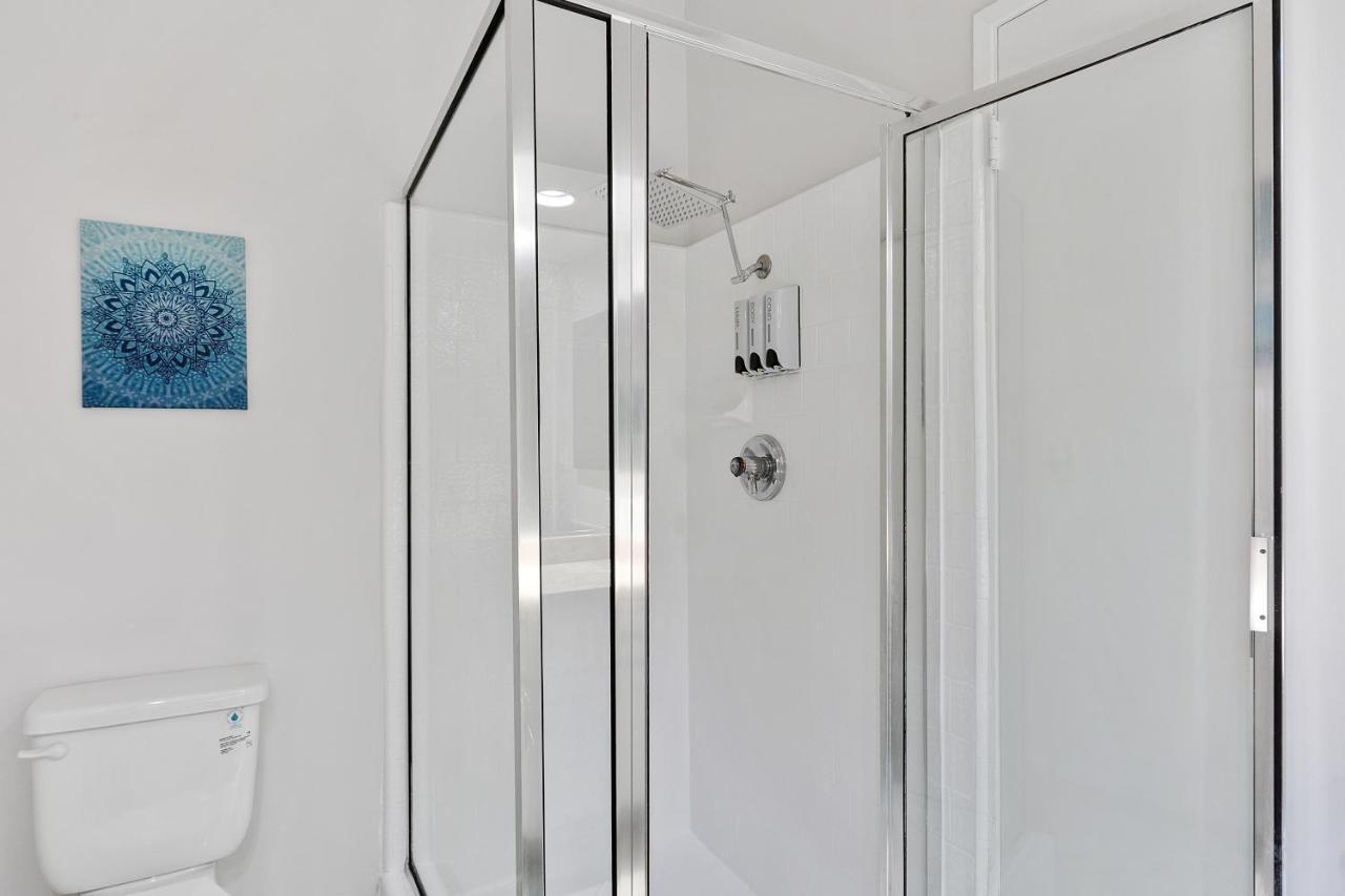 Beverly Hills Chic 2 Bed 2bath With Patio And Parking 309 * Los Ángeles